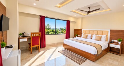 Hotel Raj Mahal Roorkee Room Type - Executive Room | Working Desk Hotel Raj Mahal Roorkee Room Type - Executive Room | Working Desk
