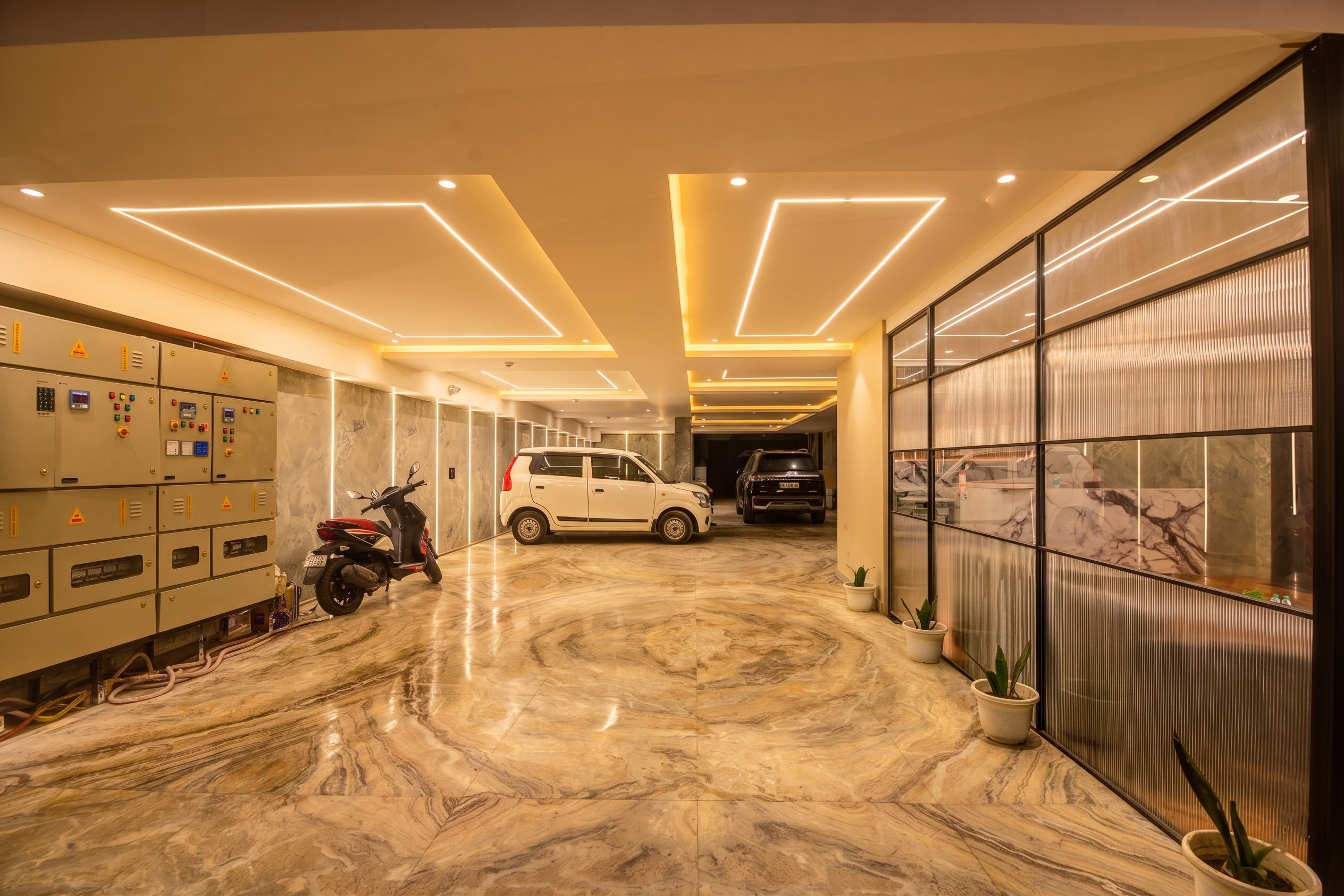 Hotel Heritage Suites Near Ashok Vihar - Tap to explore photos