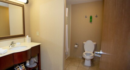 Hampton Inn by Hilton Freeport Room Type - 2 QUEEN BEDS NON SMOKING