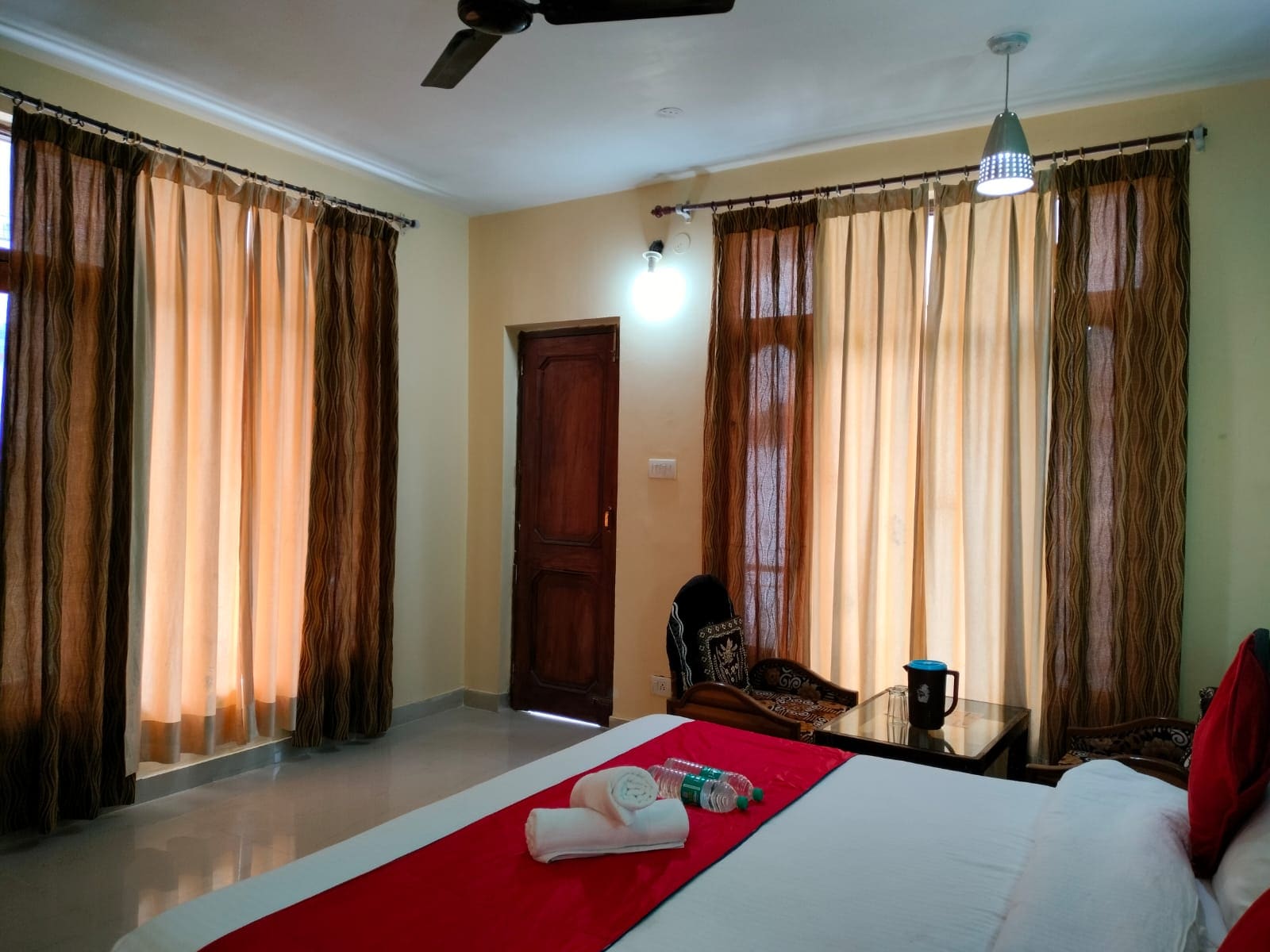 Hotel Eco Nest - Tap to explore photos