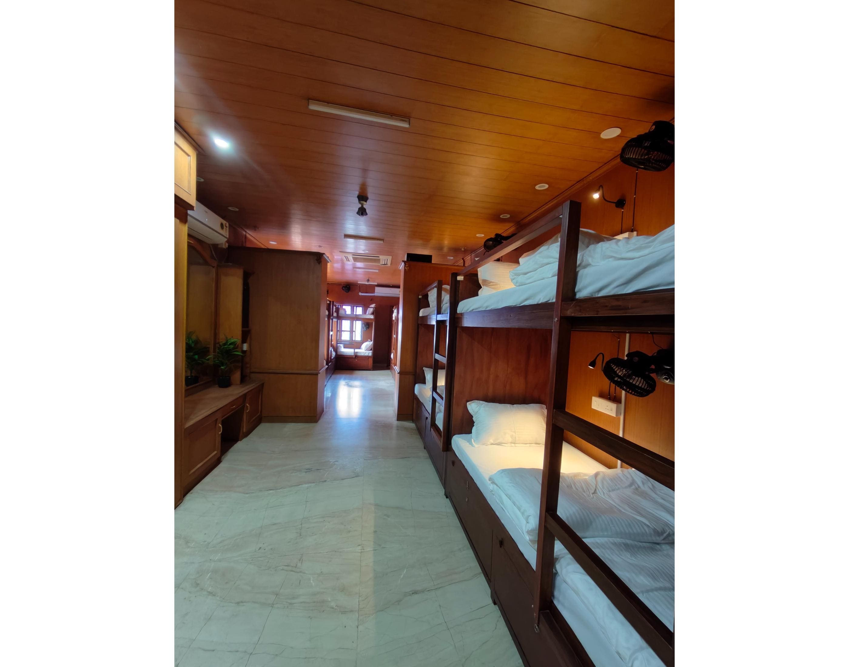 Unpack Hostel Pondicherry - Tap to explore photos