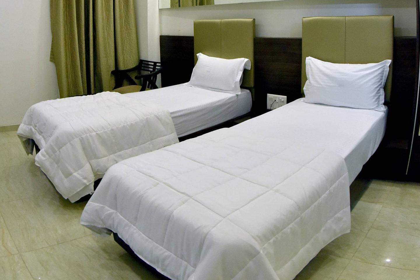 Hotel Skylight - Tap to explore photos