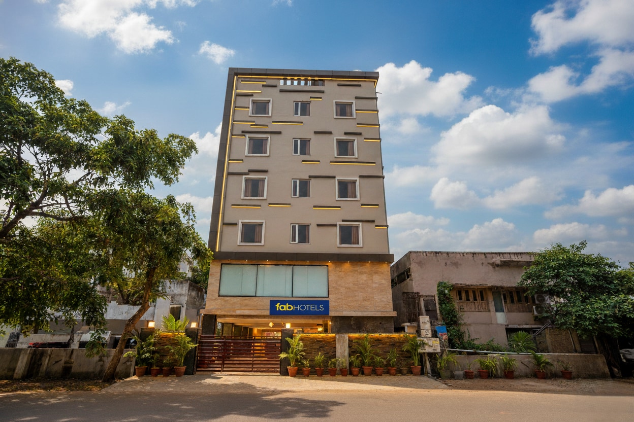 FabHotel Rr Grand - Next To Trendset Mall - Tap to explore photos