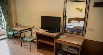 Opey De Place Room Type - Standard Pool View Room