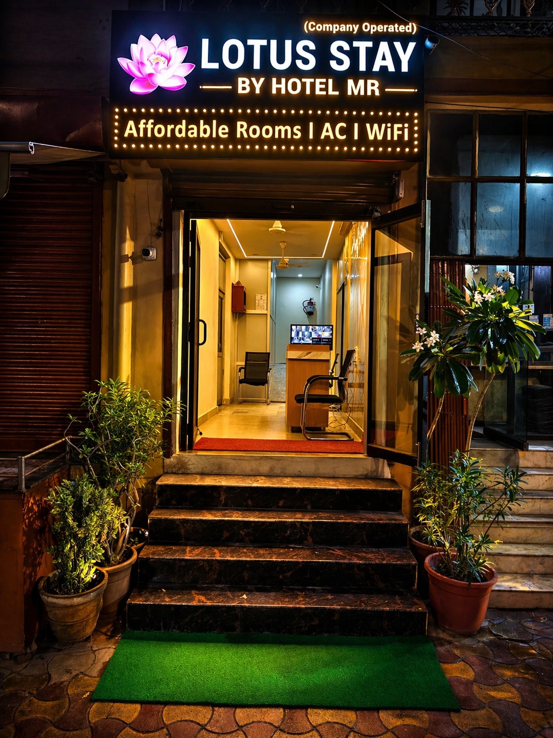 Lotus Stay By Hotel MR Opposite Aishbagh Railway Station - Tap to explore photos