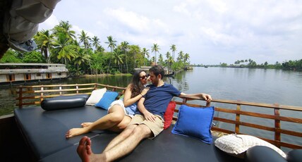 India Vacationz Houseboat Room Type - OneDay Cruise without room in Sharing boat( 1pm to 5.30pm non AC same date checkout,Veg)