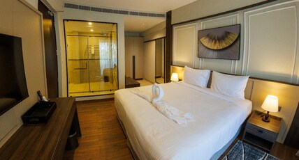 CherryLoft Luxury Resort Room Type - Luxury Suite Room with Jacuzzi