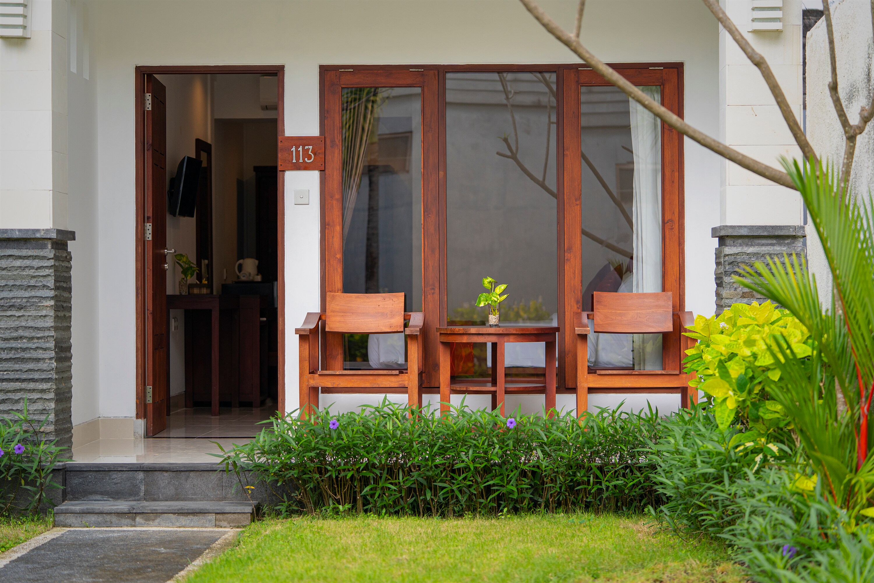 Kusuma Resort Seminyak - Tap to explore photos