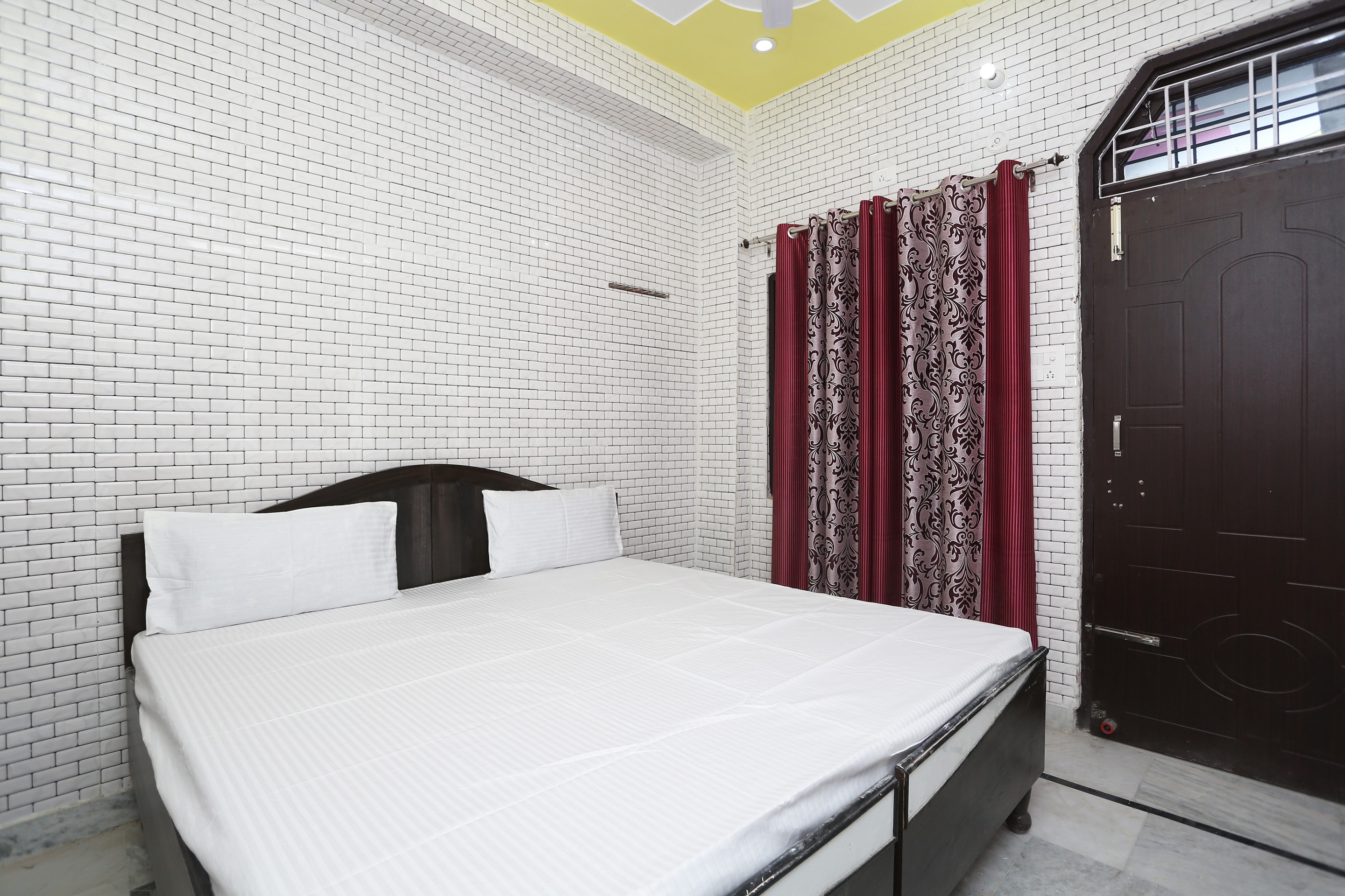 SPOT ON Hotel Doon Sabri - Tap to explore photos