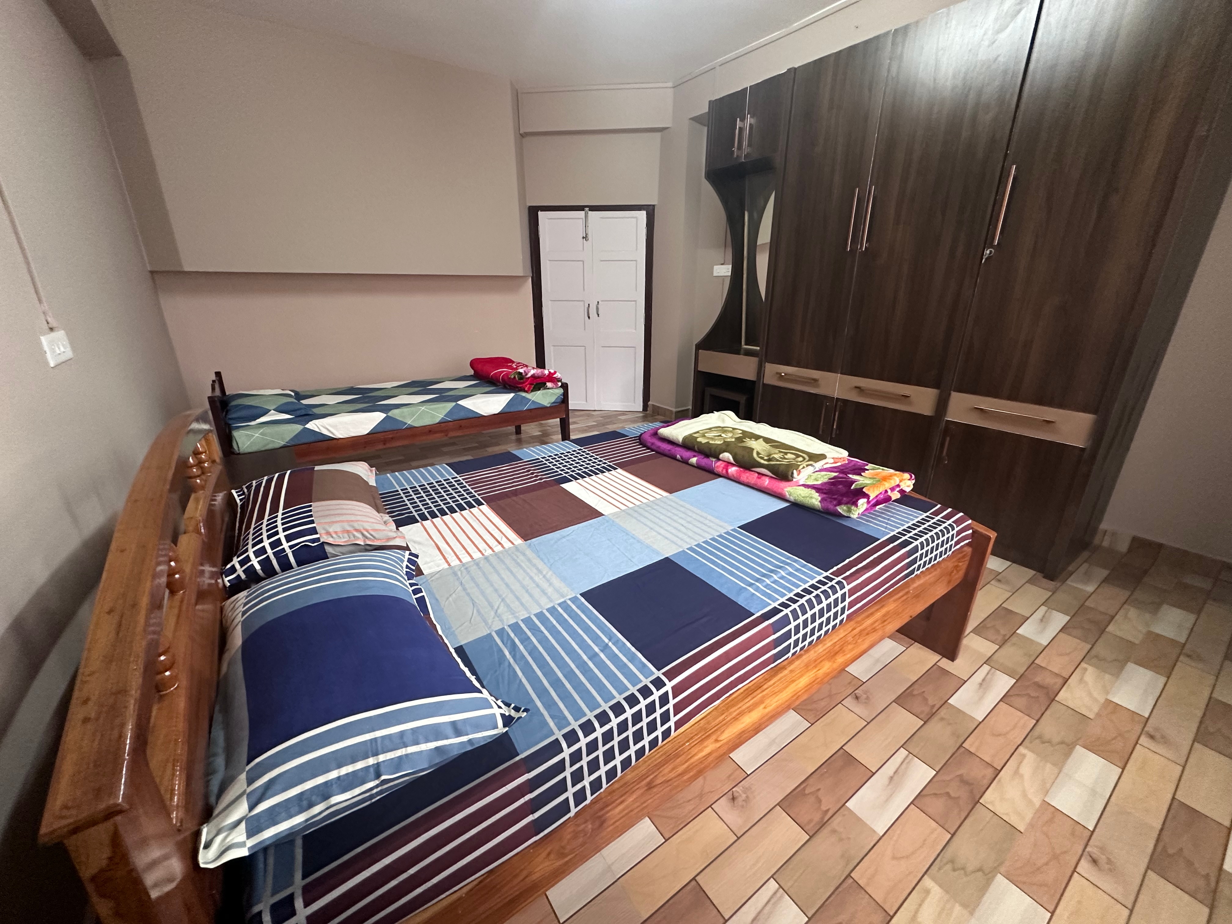 Risa Homestay - Tap to explore photos