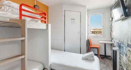 hotelF1 Lyon Bourgoin-Jallieu Room Type - Cabrio room 3 single beds with bathroom - New ontheroad