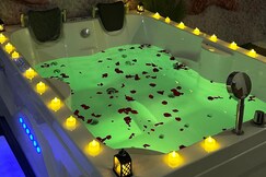 Modern home:Shore Stay by Cama Villa