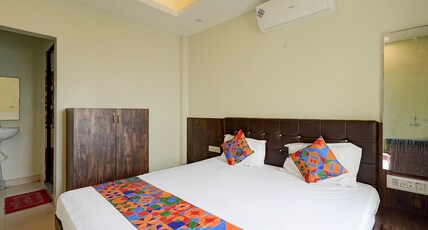 FabHotel Jagadish Palace Room Type - Deluxe Room