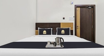 HappyHours Room Type - Deluxe King Bed Room