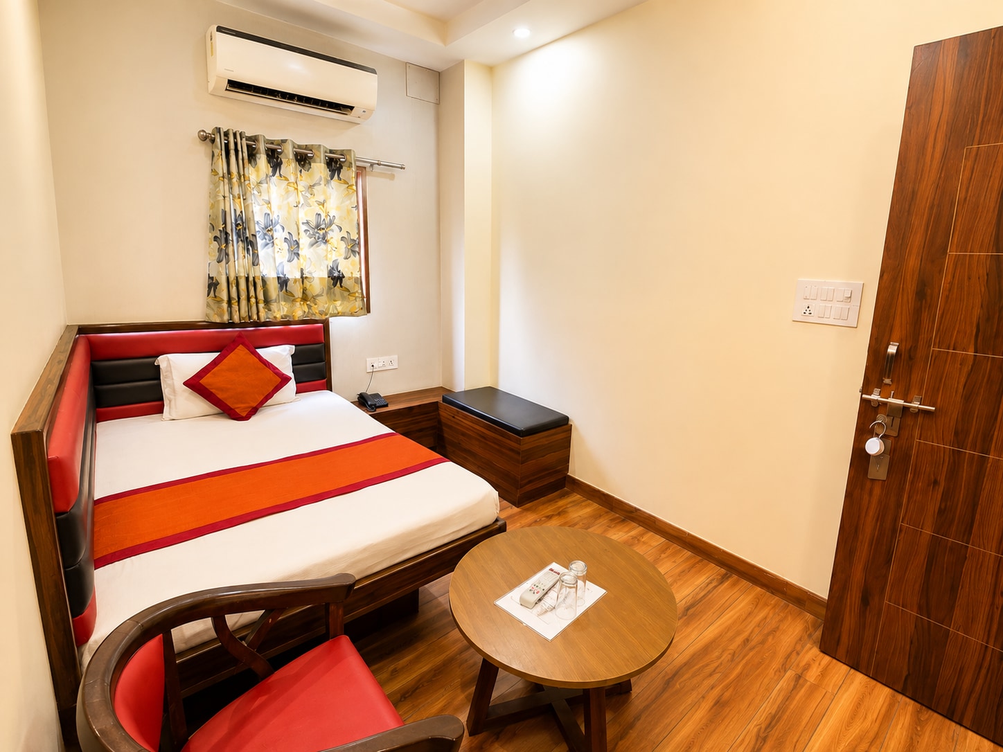 Hotel Zen Rooms 500 M from Alwar Bus Station - Tap to explore photos