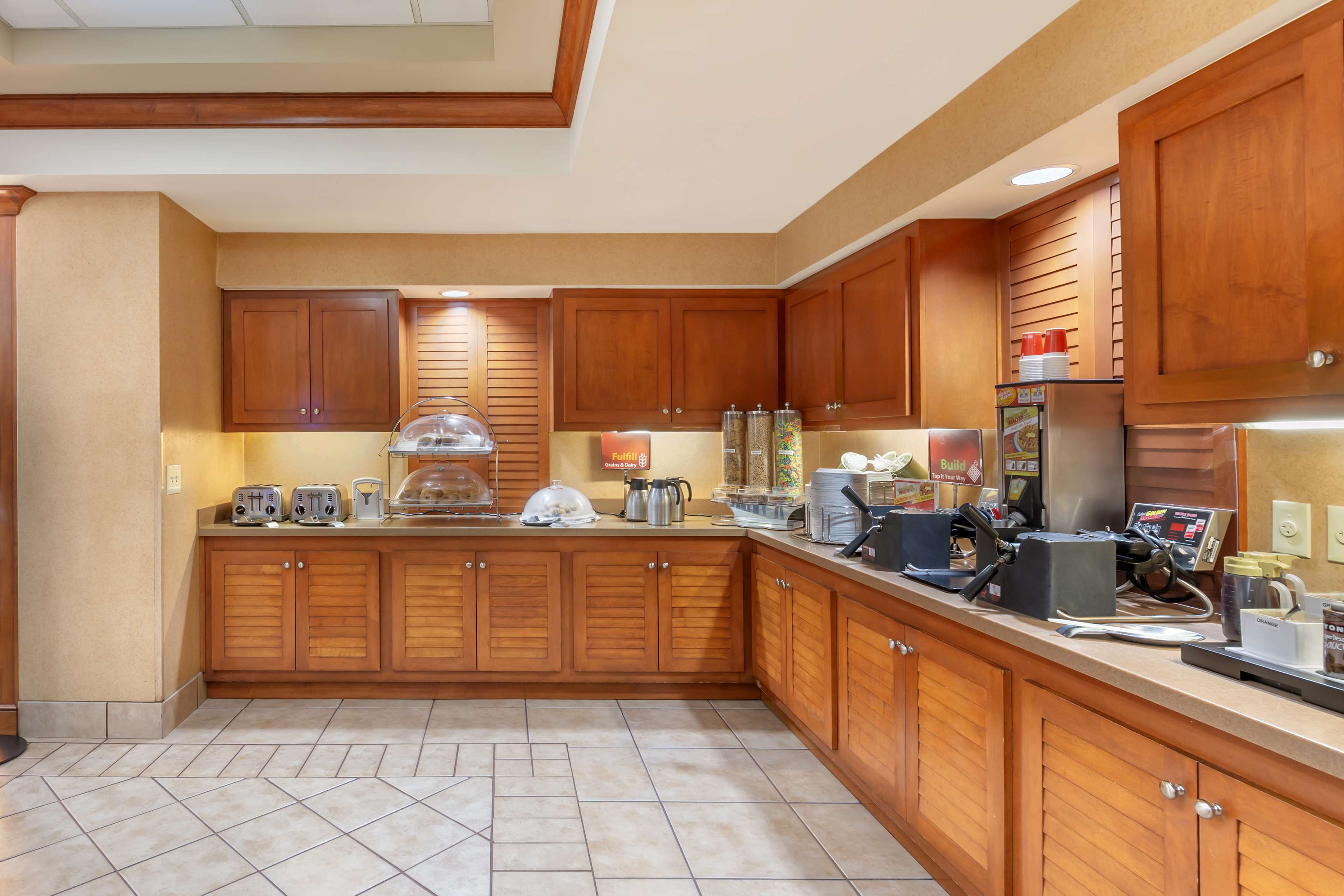 Best Western Plus Kendall Hotel & Suites - Tap to explore photos