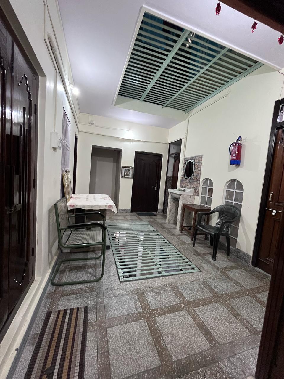 Saraogi Homestays - Tap to explore photos
