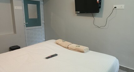Garden Stay Rooms & Caretaker Room Type - Deluxe Room