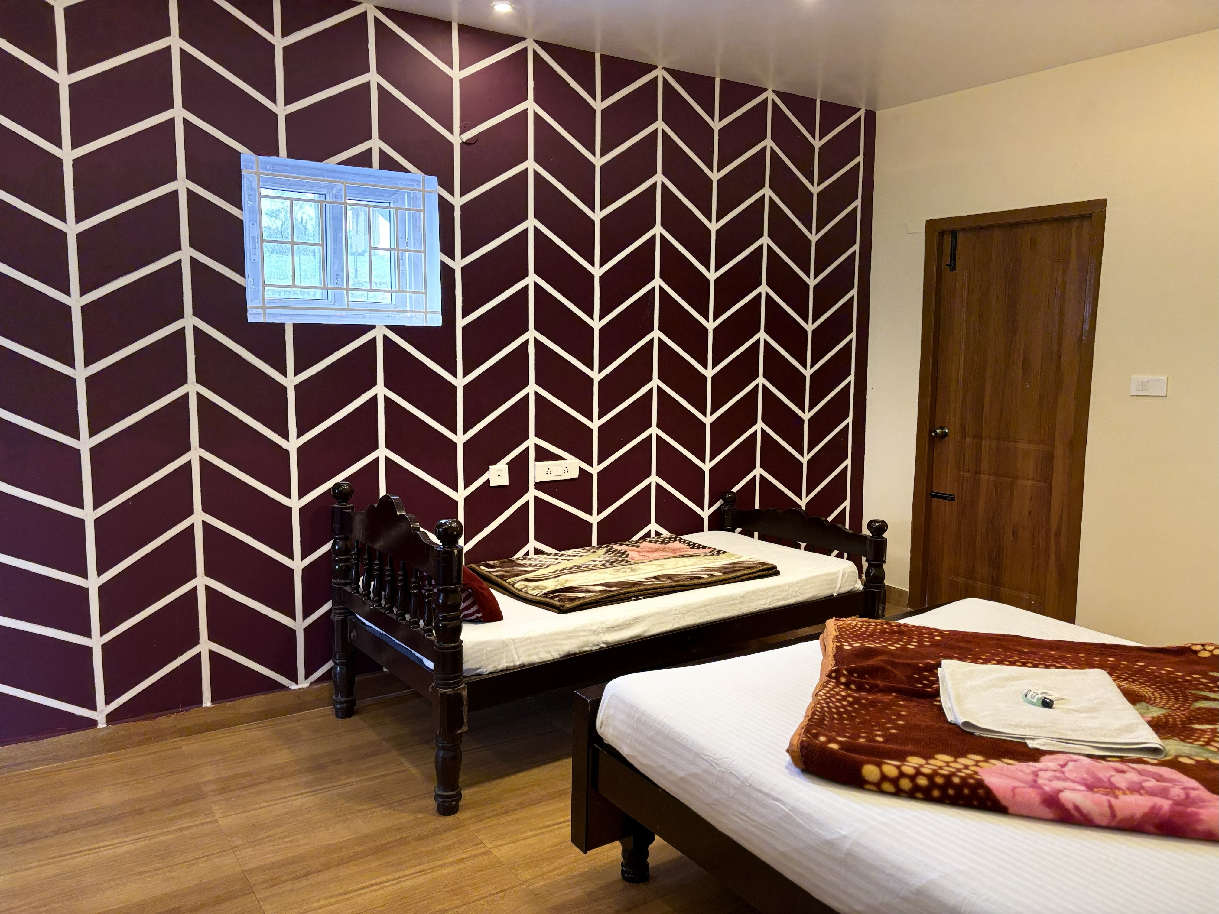 West Hill Daffodils Inn | Entire Homestay - Tap to explore photos
