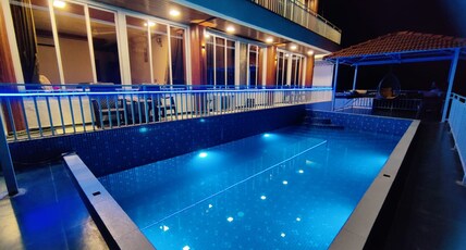 White House by Oxystays Room Type - White house Orchid 3BHK