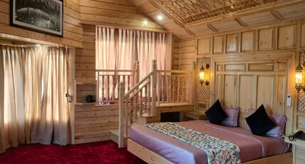 Kashmir Mahal Resorts by Stay Pattern - Dal Lake Room Type - Luxury Family Suite