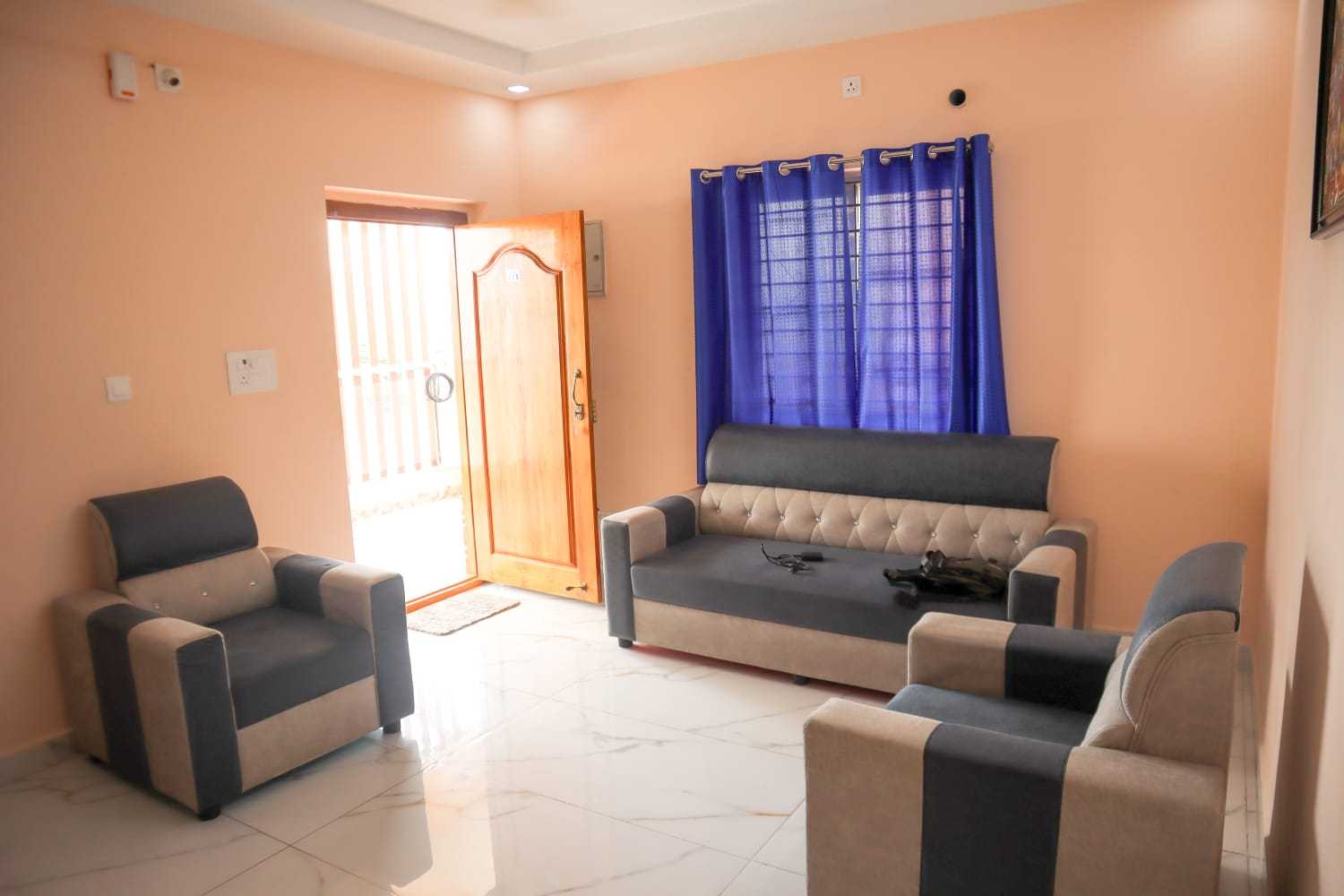 OYO Hotel O Hbs Homestay - Tap to explore photos