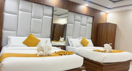 SURMILA INTERNATIONAL HOTEL - ASANSOL Room Type - Garden View Family Room with King Bed