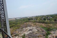 Photos of Royale Indigo Airport View by superhomes