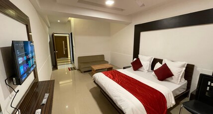 Hotel Midway Residency Room Type - Deluxe Room AC
