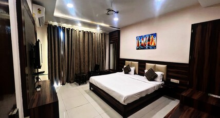 Hotel Rajmohan Palace @ AB Road, Gwalior Room Type - Super Deluxe Room