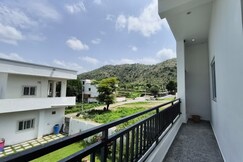 Rayta Aravalli View Villa