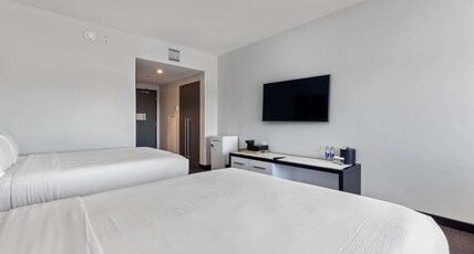 The Rose Chicago, Tapestry Collection by Hilton Room Type - 2 QUEEN BED DELUXE ROOM