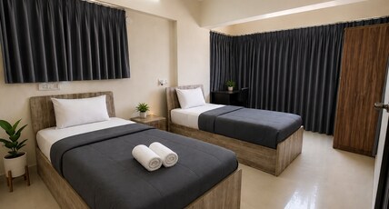 Z Express EON Life Room Type - Deluxe Twin | Free AC | Wifi