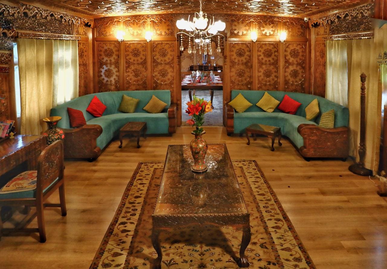 Naaz Kashmir (A Luxury Houseboat) - Tap to explore photos