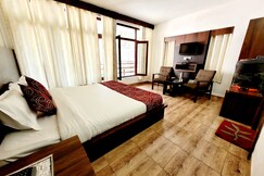 Hotel Blue Heaven Manali  50 Meters from Mall Road