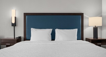 Hampton Inn Southaven Room Type - KING STUDY-NON SMOKING