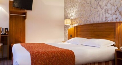 Timhotel Montmartre Room Type - Superior double Room Paris view
