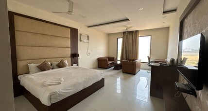 KALIKA HAVELI Room Type - The Royal Deluxe Room