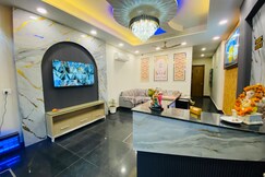 Hotel Paras inn -2 Min walking distance from Golden Temple