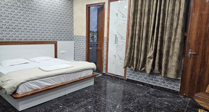 Mannat Residency Room Type - Deluxe Room