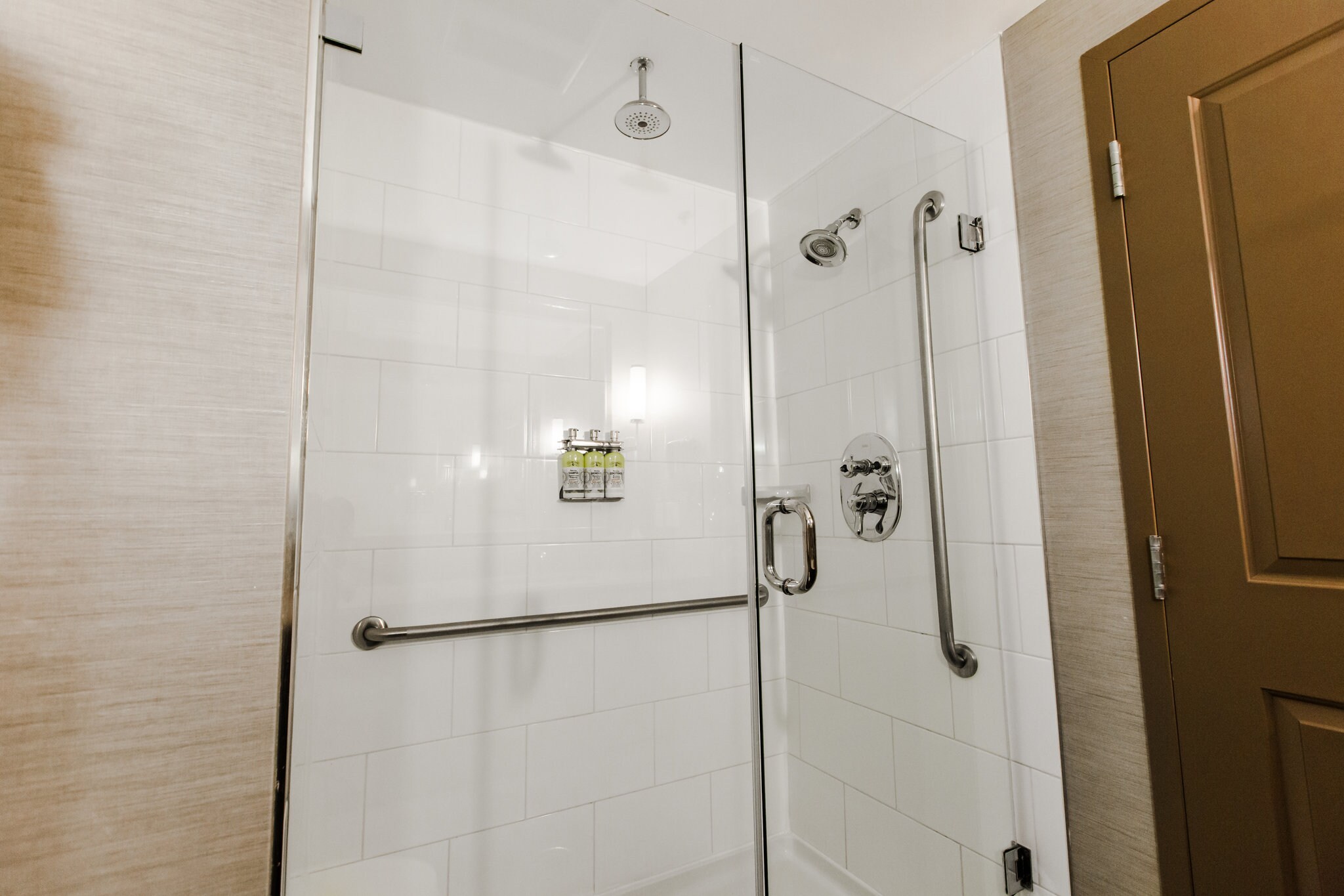 Holiday Inn Express & Suites SPRUCE GROVE - STONY PLAIN - Tap to explore photos