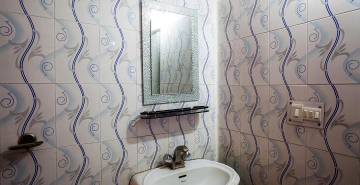 Hotel Sharda - Tap to explore photos