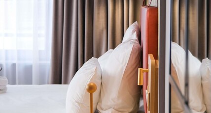Mercure Saint Omer Central Station  Room Type - Classic family room - 1 double bed and convertible sofa for 2