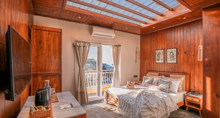 Indulge Mcleodganj by Pack Room Type - Attic Suite (with sunroof and valley view)