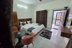 Ashirwad Homestay - Near Kainchi Dham Parking, Bhimtal