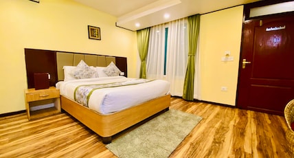 Tripoo Potala Palace Room Type - Deluxe room