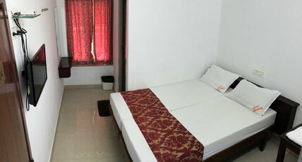 Ganga Lodge Room Type - Budget Double AC Room