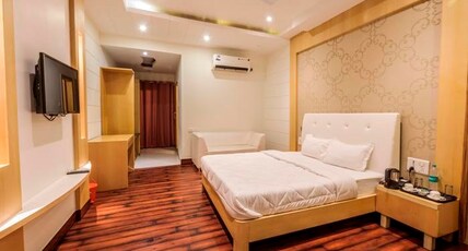 HOTEL YASH INN Room Type - Premium Suite