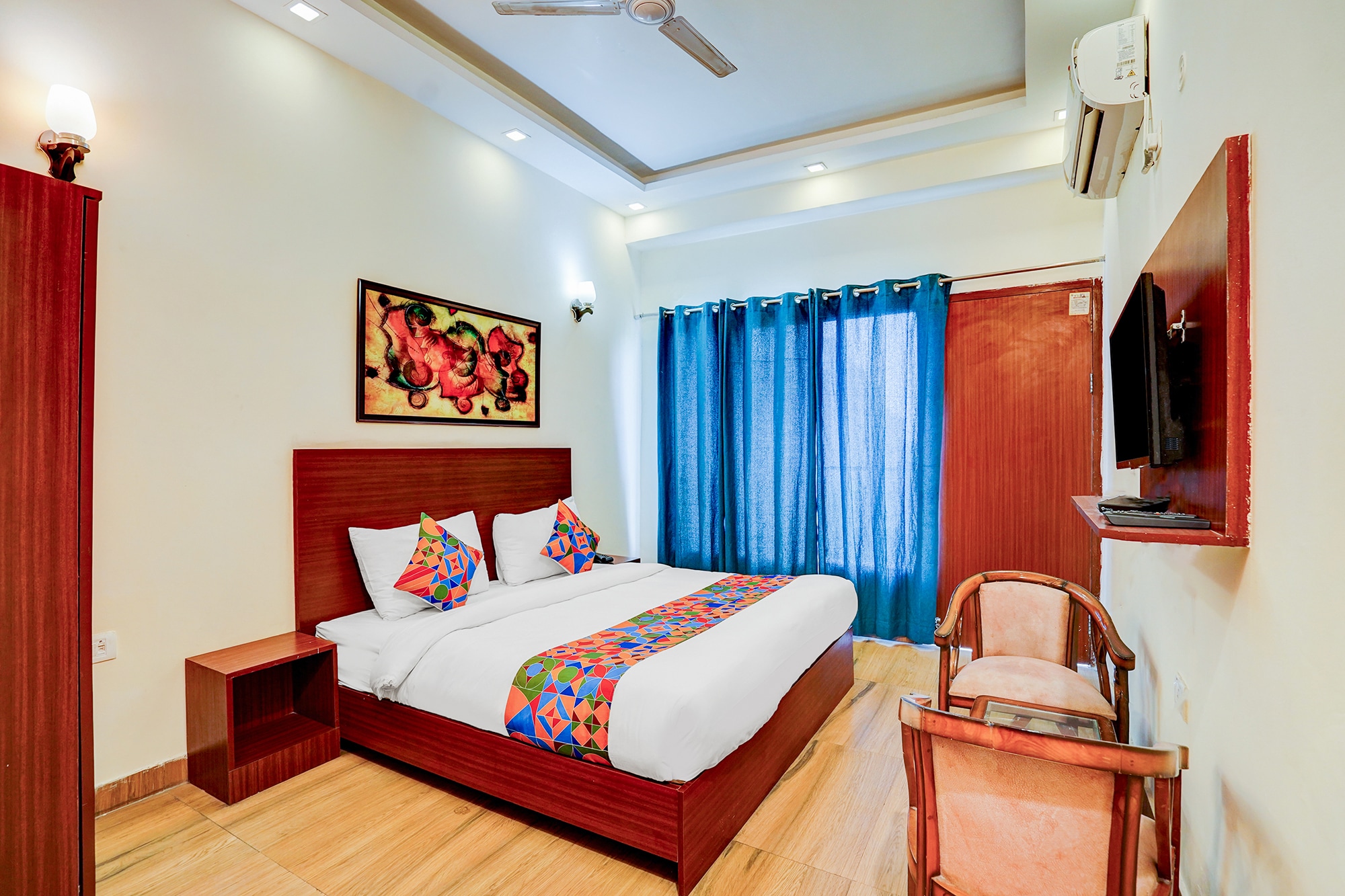 FabHotel Ojas The Nest - Nr. Noida Sector 51 Metro - Tap to explore photos