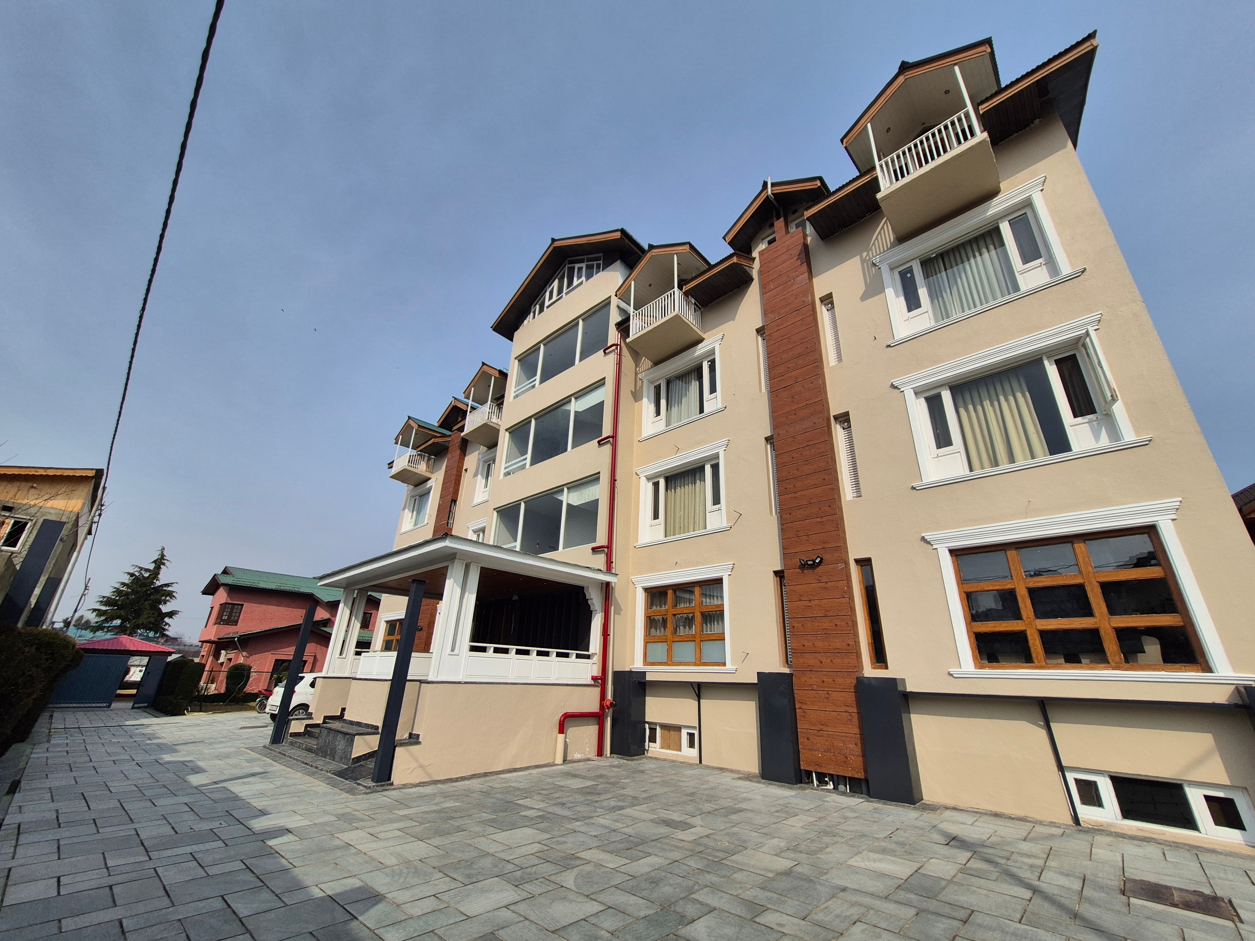 Rega Irman Luxury, Srinagar - Tap to explore photos